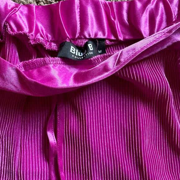 Women’s Shorts - Picture 3 of 4